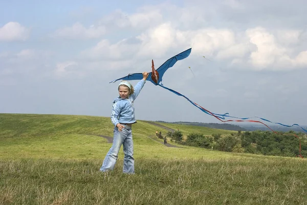 Niño Volando Cometa Aire Libre —  Fotos de Stock