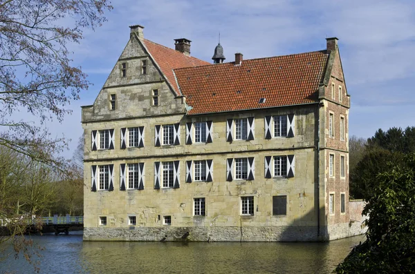 Malerischer Blick Auf Die Majestätische Mittelalterliche Burgarchitektur — Stockfoto