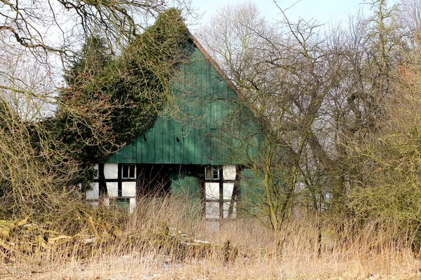 Vecchia Casa Legno Nel Villaggio — Foto Stock