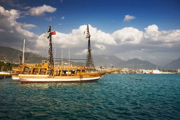 Vista Del Puerto Con Barco Turismo Alanya Turquía Oriente Medio — Foto de Stock