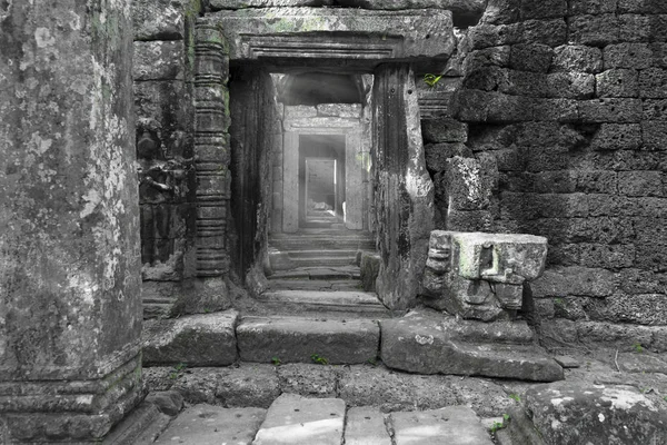アンコールワットの古い寺院複合体バンテイ ケデイ — ストック写真
