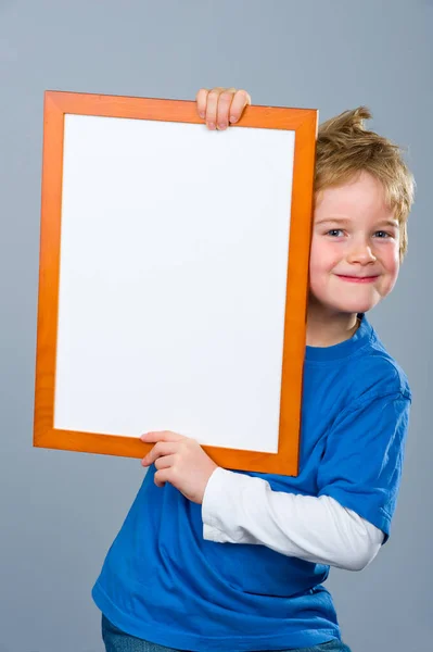 Menino Sorridente Com Tablet Branco — Fotografia de Stock