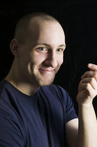 Retrato Lateral Cabeça Ombros Homem Novo Careca Com Camisa Azul — Fotografia de Stock