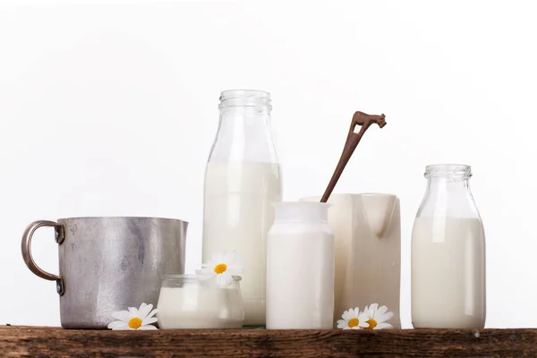 Mjölk Olika Behållare — Stockfoto