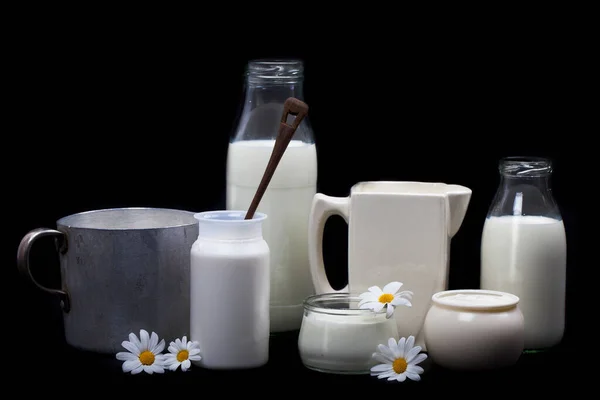 Молоко Різних Посудинах — стокове фото