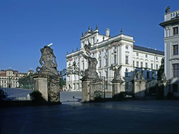 Paleis Archiepiscopal Praag Tsjechië — Stockfoto