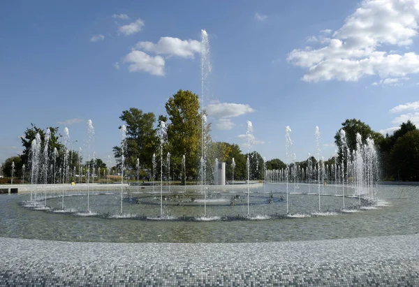 Szökőkutak Multimédiás Szökőkút Park Warsaw Lengyel — Stock Fotó