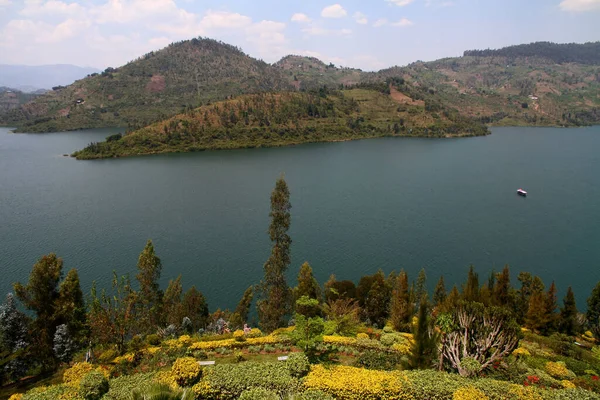 Jardim Exuberante Que Leva Águas Lago Kivu Ruanda — Fotografia de Stock