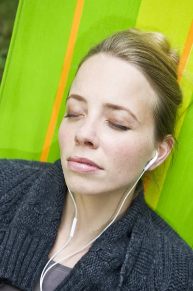 Young Woman Listening Music Earplugs Sleep — Stock Photo, Image