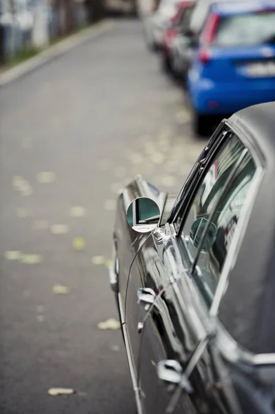 Klasik Lerin Amerikan Arabası Güzel Yuvarlak Süs Pencereli Klasik Klasik — Stok fotoğraf