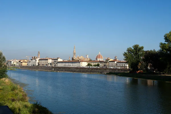 Florencie Budovy Podél Řeky Arno — Stock fotografie