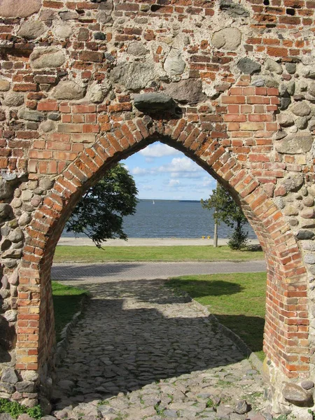 Gate Overlooking Lagoon — Stock Photo, Image