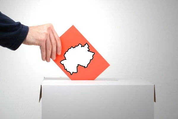 Hand Hält Wahlurne Mit Flagge Aus China — Stockfoto