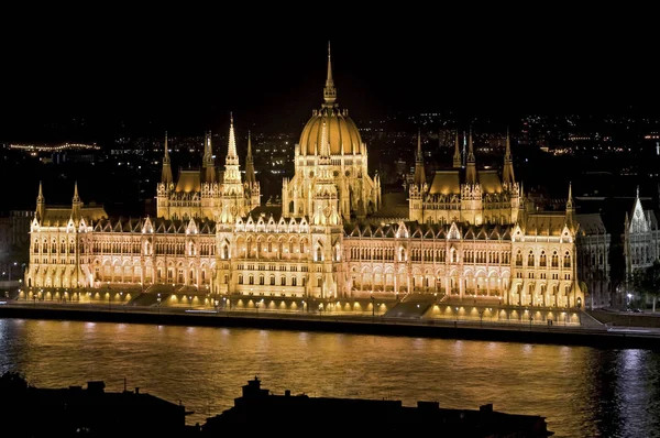 Освітлений Парламент Вночі Найнебезпечніший Угорський — стокове фото