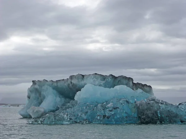 Iceberg Bianco Congelato Ghiaccio Freddo — Foto Stock