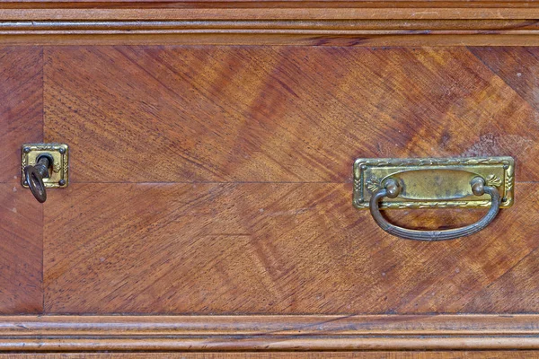 Stare Drewniane Drzwi Zamkiem — Zdjęcie stockowe