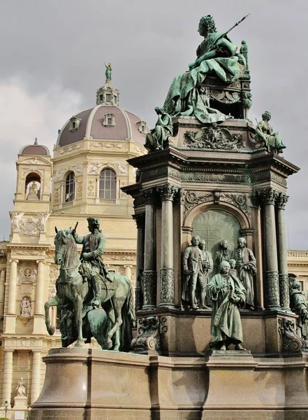 Maria Theresia Muistomerkki Vienna — kuvapankkivalokuva