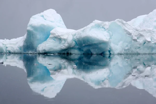 Simmetria Dell Iceberg — Foto Stock