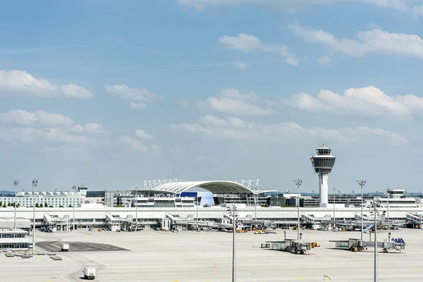 Münchens Flygplats Och Flygplatsens Förkläde — Stockfoto