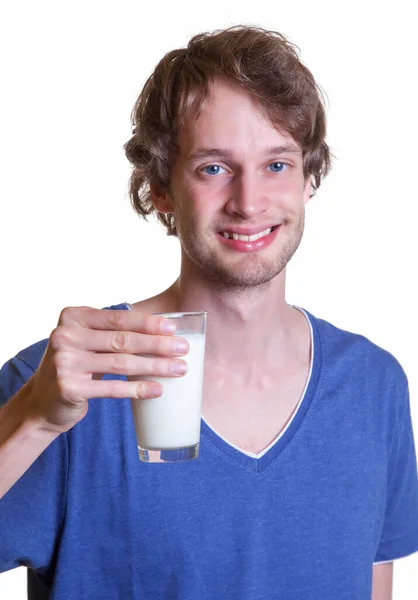 Student Blauen Hemd Trinkt Milch — Stockfoto