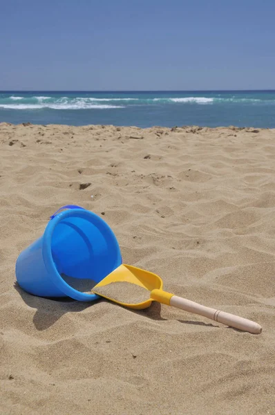 Игрушки Песчаном Пляже — стоковое фото