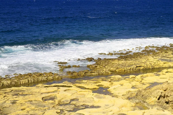 Uma Praia Rochosa Europa — Fotografia de Stock