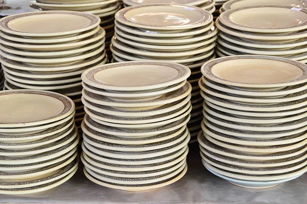 Stack Ceramic Plates Outdoor Market — Stock Photo, Image