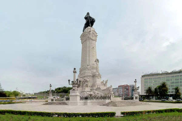 Kolem Uzavření Proslulých Marques Pombal Sochou Lvem Náměstím Lisabonu Portugalsku — Stock fotografie