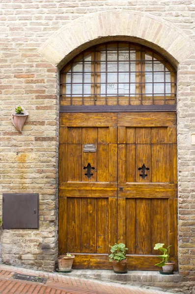 Puertas Toscanas San Gimignano Italia —  Fotos de Stock