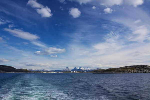 Costa Noruega Cerca Bodo Vista Desde Ferry Lofoten Soleado Día —  Fotos de Stock