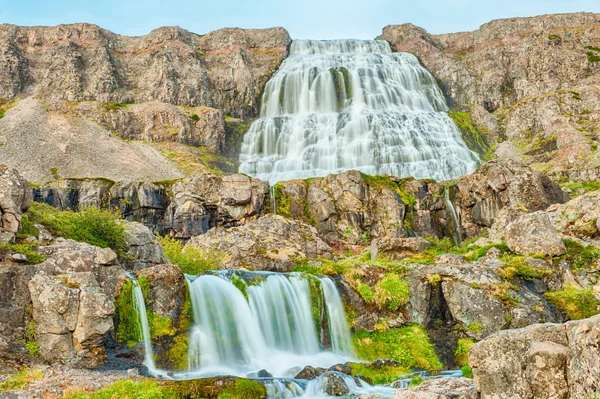 Hermosa Cascada Sobre Fondo Naturaleza — Foto de Stock