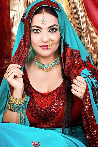 Belle Jeune Femme Indienne Vêtements Traditionnels — Photo