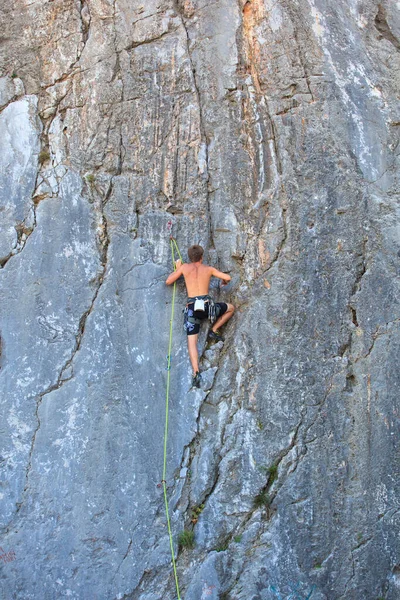 Joven Escalador Roca Sistiana Trieste — Foto de Stock