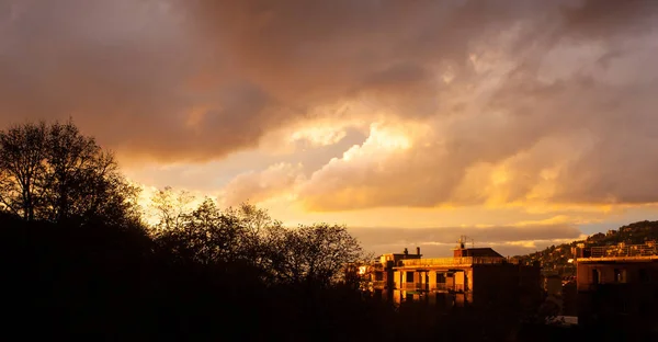 日落时分 里雅斯特多云的天空 — 图库照片