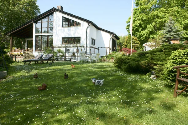 Bela Casa Luxo Com Vista Para Jardim — Fotografia de Stock