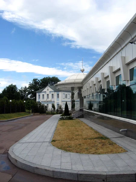 Image Vue Hôtel Dans Ville Novgorod Severskyi — Photo