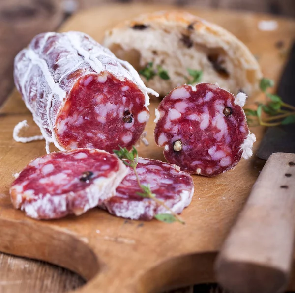 Salame Com Ciabatta Tomilho — Fotografia de Stock