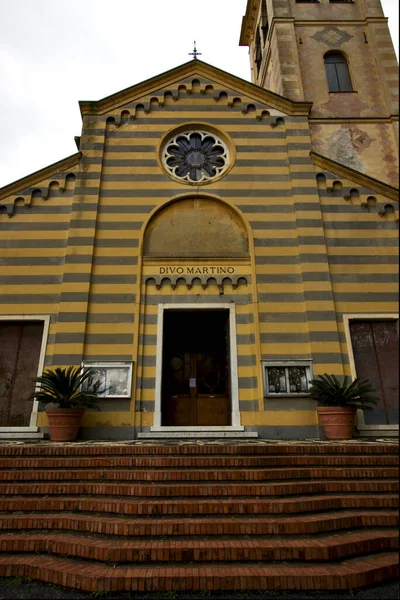 Fachada Colorida Amarelo Cinza Antiga Igreja Divo Martino Portofino Italia — Fotografia de Stock
