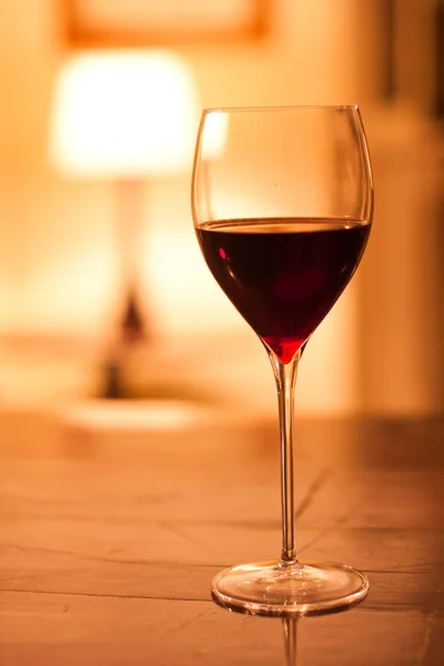 Ποτήρι Κόκκινου Κρασιού Βραδινό Εστιατόριο — Φωτογραφία Αρχείου