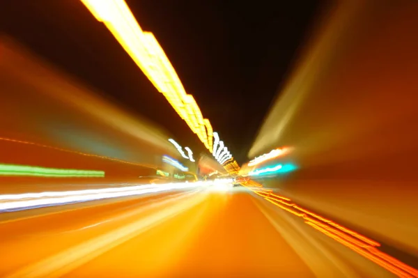Długie Narażenie Podczas Jazdy Przez Tunel — Zdjęcie stockowe