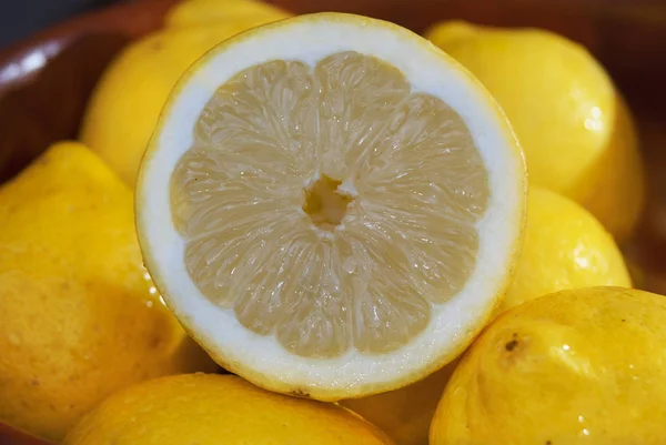 Saftige Frische Zitronen Zitrusfrüchte — Stockfoto