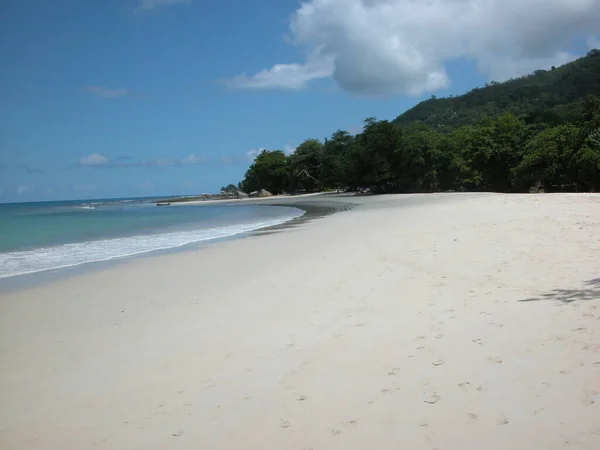 Одинокий Пляж Сейшелах Сейшелы — стоковое фото