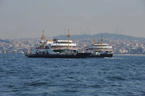 Istanbul Ist Eine Große Stadt Der Türkei Die Europa Überspannt — Stockfoto