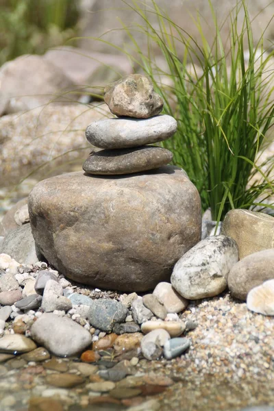 Een Stenig Standbeeld Van Een Beek — Stockfoto