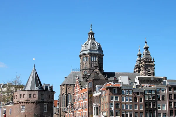 Amsterdam Con Sint Nicolaaskerk — Foto Stock