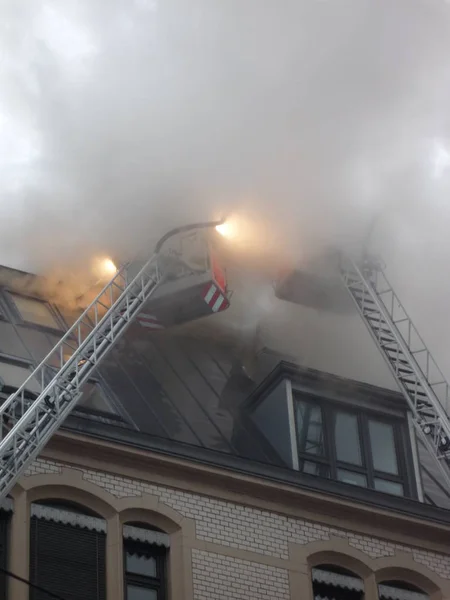 Tavan Arasında Yangın — Stok fotoğraf