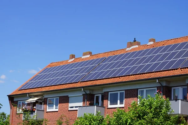 Solenergi Ekologiska Solceller Grön — Stockfoto