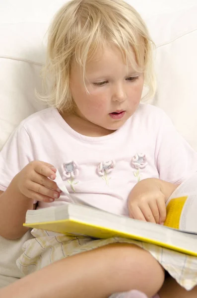 Niedliches Kinderporträt Glückliche Kindheit — Stockfoto