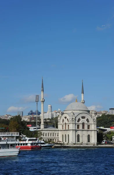 Istanbul Ist Eine Große Stadt Der Türkei Die Europa Überspannt — Stockfoto