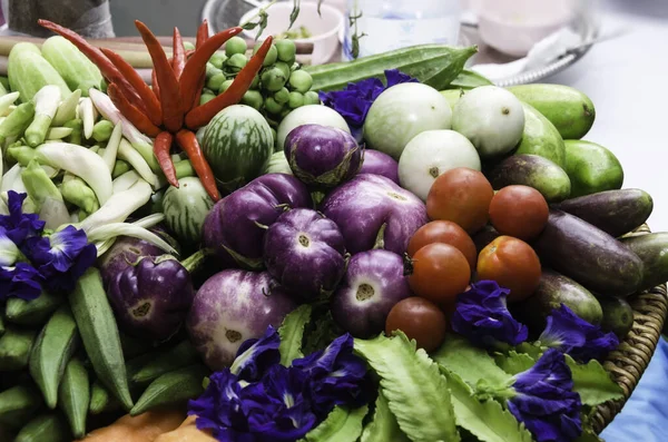 农民生产力套间里漂亮的蔬菜 — 图库照片